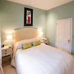 Arkle - Five Star Town Centre Apartment, Cheltenham