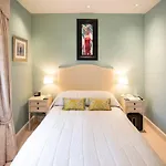 Arkle - Five Star Town Centre Apartment, Cheltenham