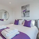 Central Penthouse With Hot Tub & Views 22