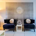 Pass The Keys Modern Townhouse With Secure Parking And Garden