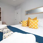 K Suites - Selkirk Street
