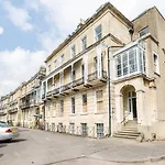 16 Lansdown Flat 3 - By Luxury Apartments