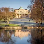 Elliot Oliver - Laverham House - Stunning 6 Bedroom Regency House With Parking