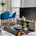 Finest Retreats - Clarence Parade