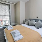 Finest Retreats - Clarence Parade