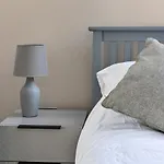 Finest Retreats - Clarence Parade