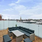 The Burton Penthouse By Fortuna Property