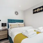 The Burton Penthouse By Fortuna Property