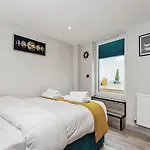 The Burton Penthouse By Fortuna Property