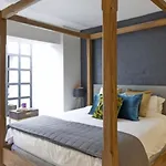 8-10 Bed, Spacious House