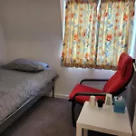 Room Near Cheltenham High Street