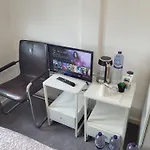 Room Near Cheltenham High Street