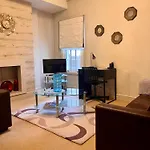 Apartment In The Heart Of Cheltenham/ Parking