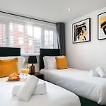 Private & Modern Studio Apartment Close To Town
