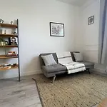 Comfy, Modern, Convenient, Parking!