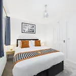 New Prestbury Place By Signature Stays - 5 Bedroom House Near Cheltenham Racecourse