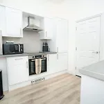 Elegant 1 Bedroom Apartment In Cheltenham Centre