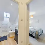 Luxury Town Centre Stay 2-Bed Chapel Conversion With Private Parking