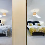Luxury Town Centre Stay 2-Bed Chapel Conversion With Private Parking