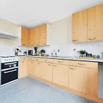 Student Only Ensuite Room At Shaftesbury Hall Near Central Cheltenham