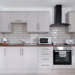 2 Bedroom Town Centre Apartment