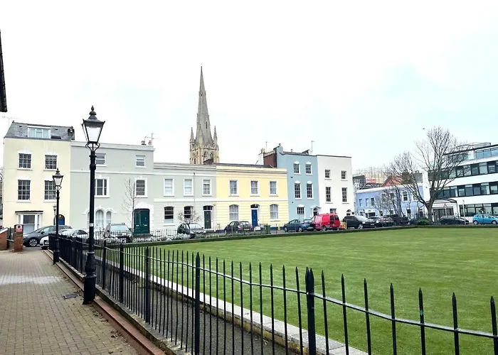 Am Living - Cheltenham Town Centre - St Georges Square