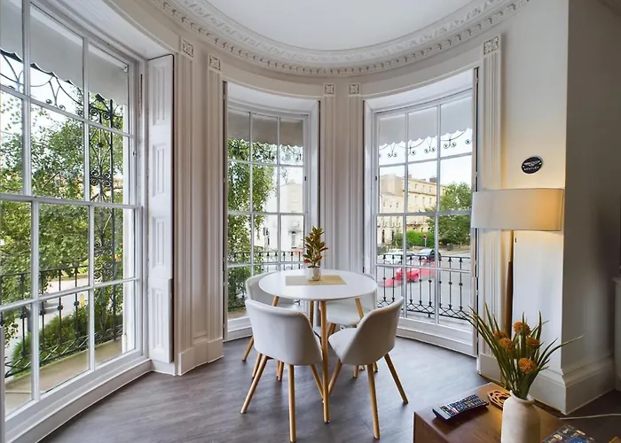Belle Vue Regency King Size W Free Parking
