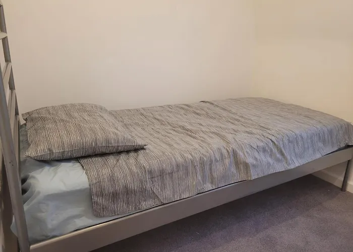 Room Near Cheltenham High Street