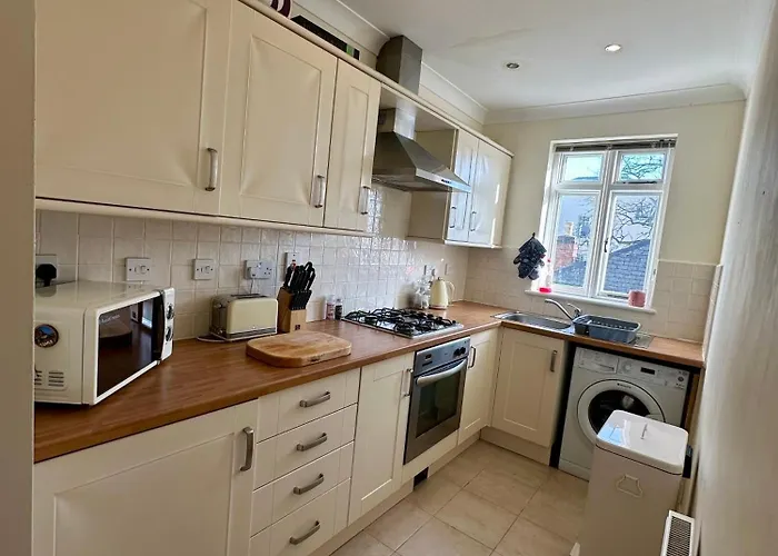 Apartment 1 Mile From Cheltenham Racecourse