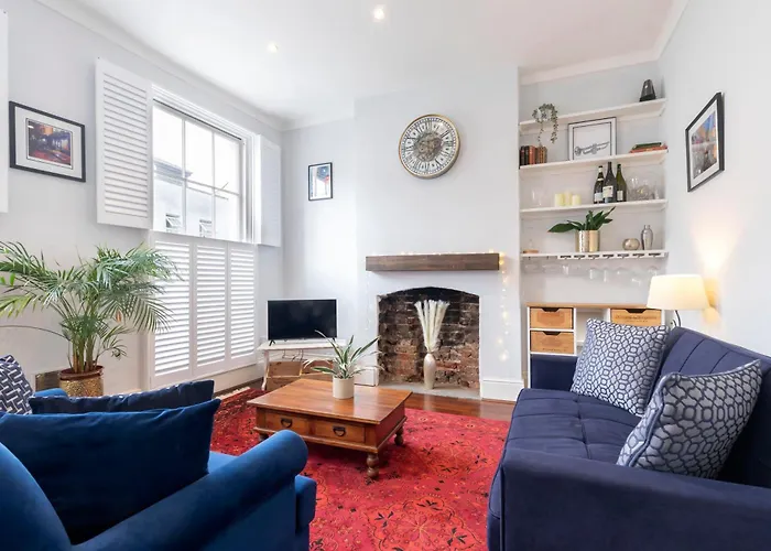 Lovely 2-Bed Town Centre Duplex Apartment