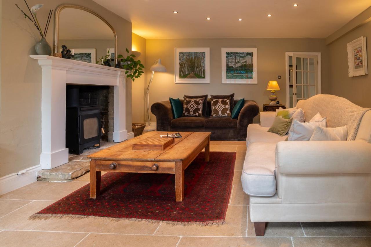 7 Royal Parade Apartment *