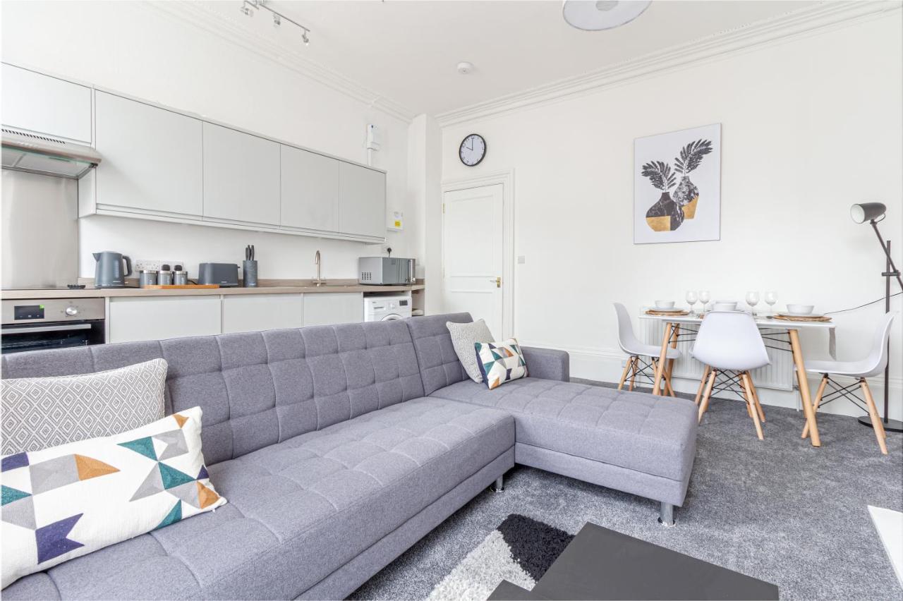Host & - Montpellier