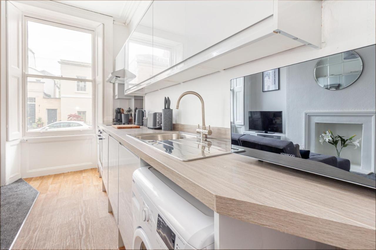 Host & - Montpellier Apartment
