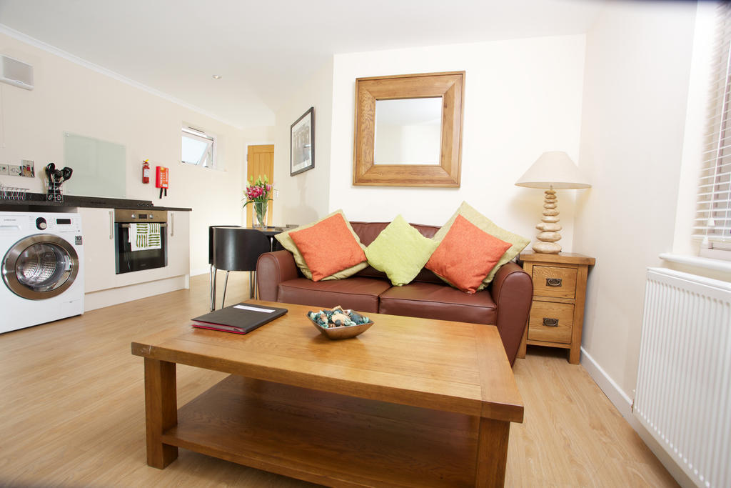 Suffolk Road Apartment Cheltenham