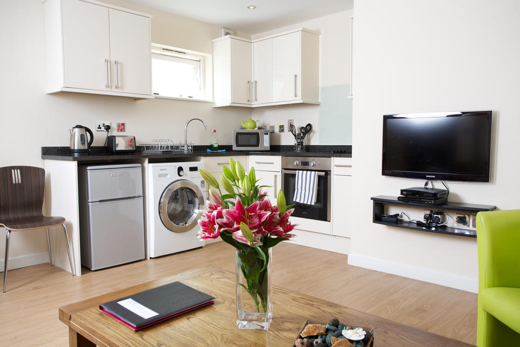 Suffolk Road Apartment *