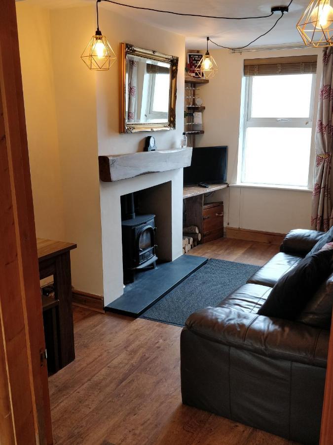 Town Centre House With Free Parking * Cheltenham