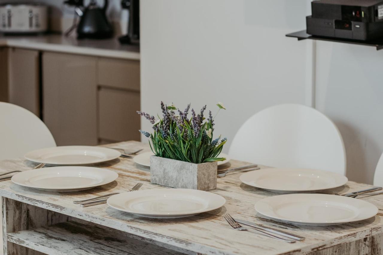 2 The Mews, Upper Bath Street