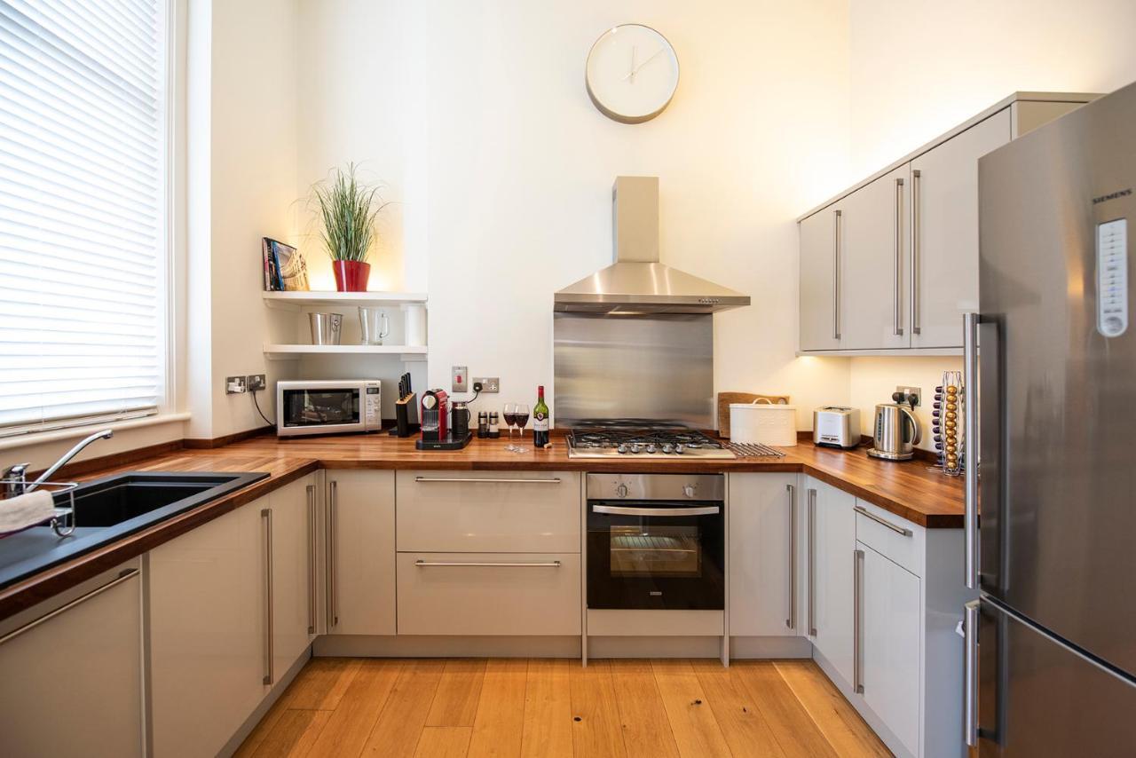 Arkle - Five Star Town Centre Apartment,
