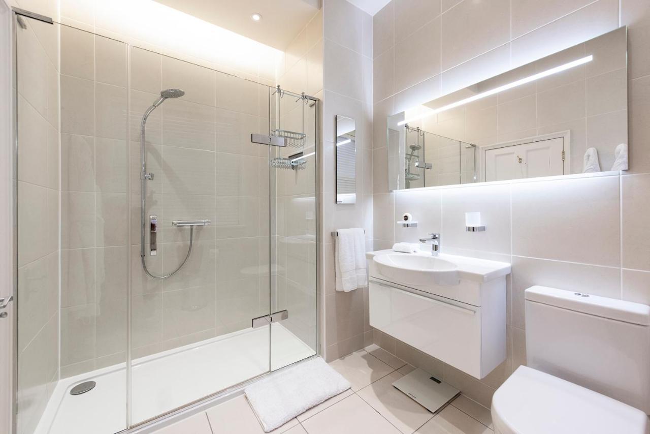 Arkle - Five Star Town Centre Apartment, Cheltenham