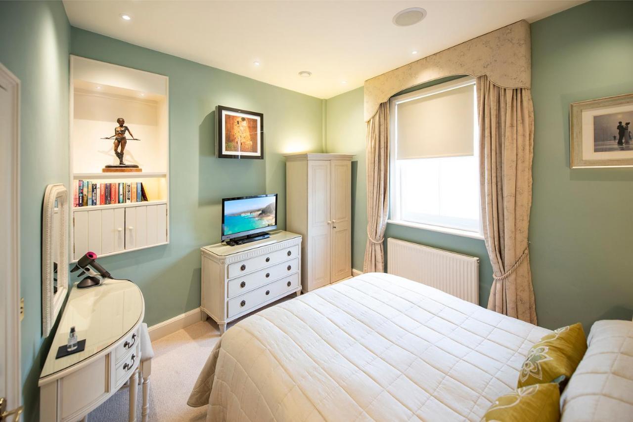 Arkle - Five Star Town Centre Apartment, *