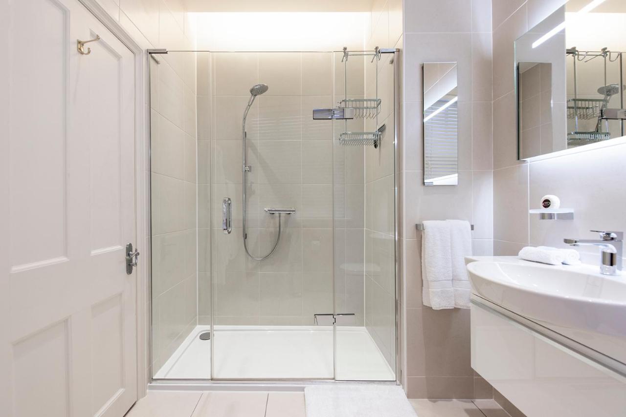 Arkle - Five Star Town Centre Apartment, Apartment Cheltenham