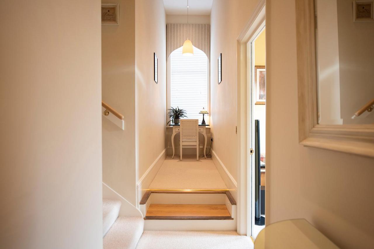 Arkle - Five Star Town Centre Apartment,