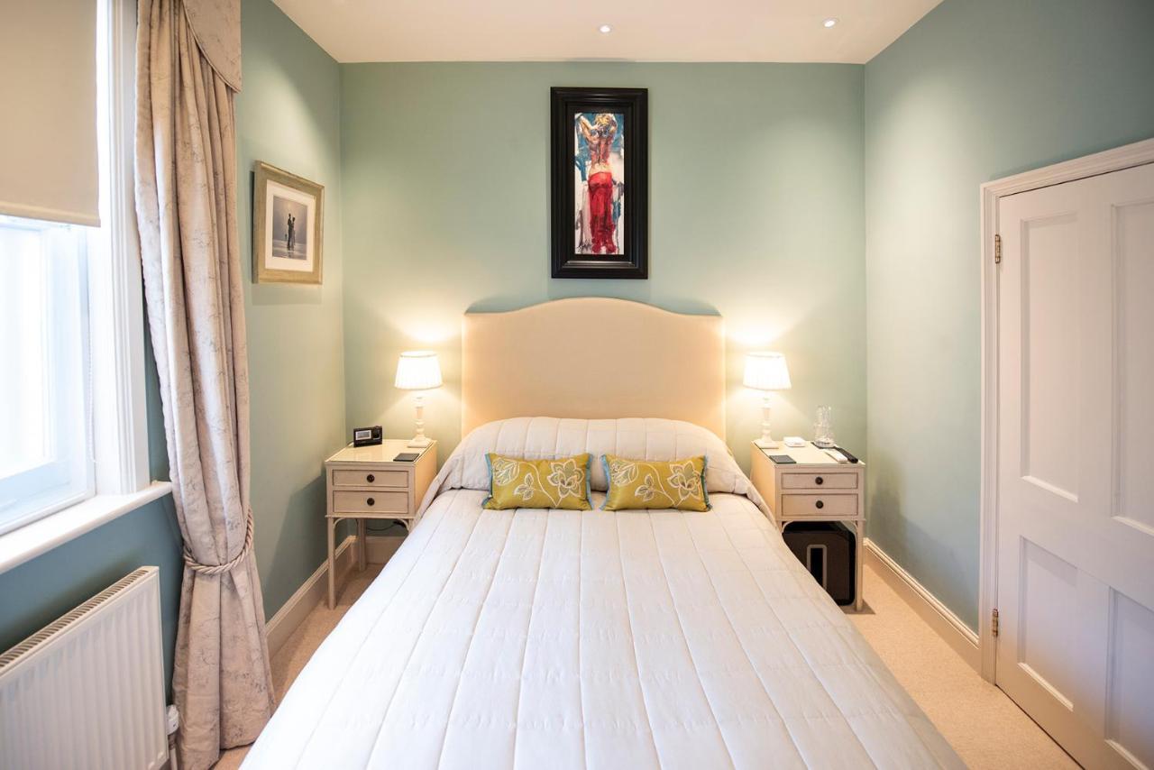 Arkle - Five Star Town Centre Apartment, * Cheltenham