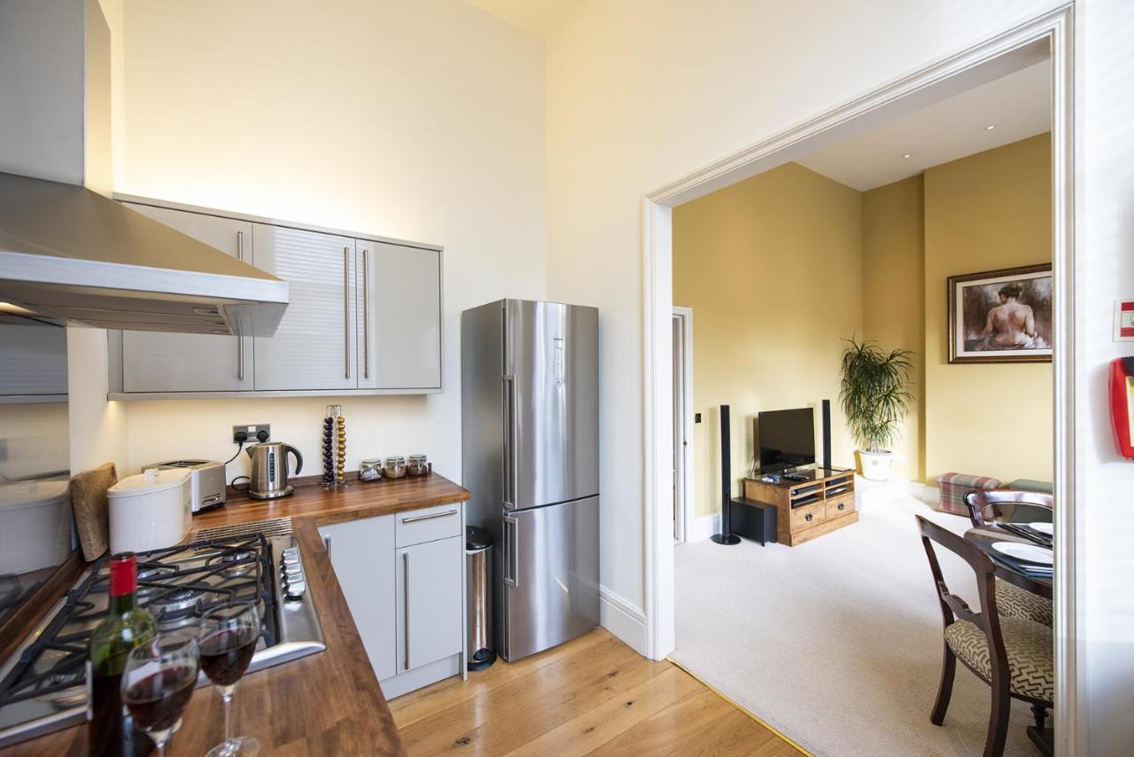 Arkle - Five Star Town Centre Apartment,