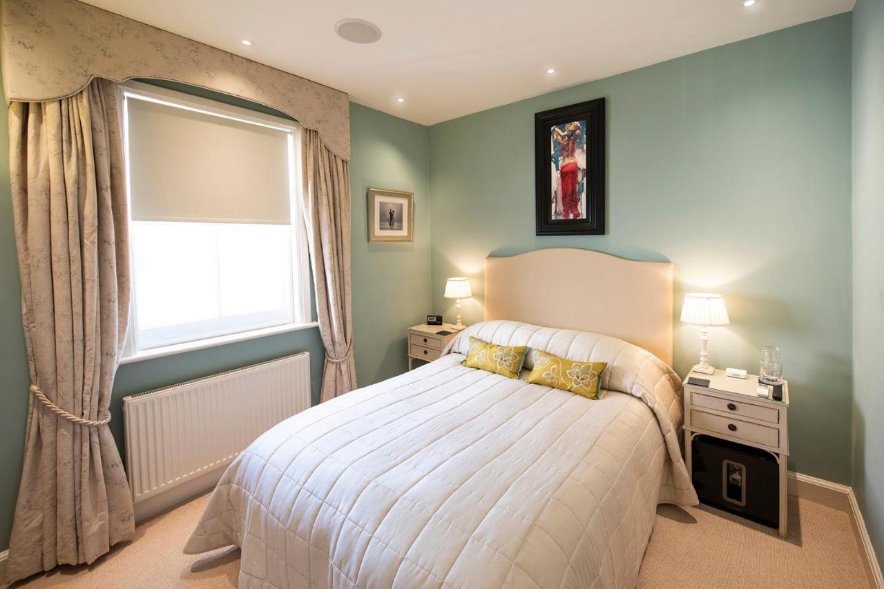 Arkle - Five Star Town Centre Apartment, Cheltenham