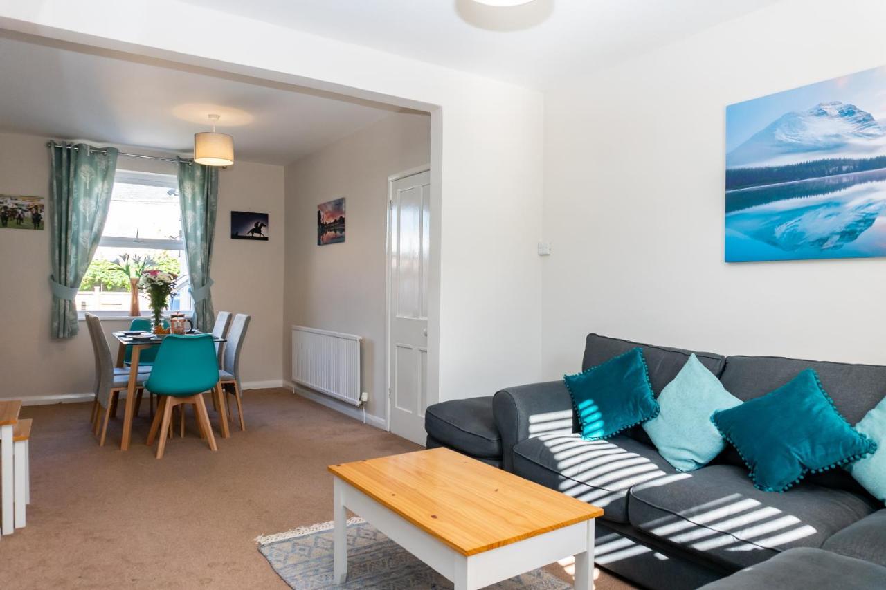 Cheltenham-spacious 2 Bedroom Home-sleeps 6-parking-garden-wifi Casa de férias *