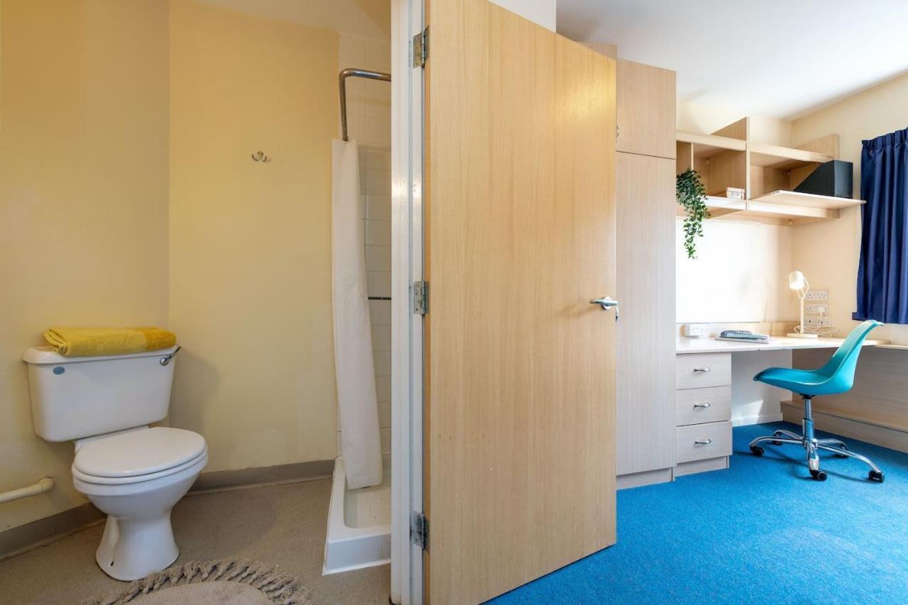 Apartment Shaftesbury Hall: Student With Private & Shared Kitchen *
