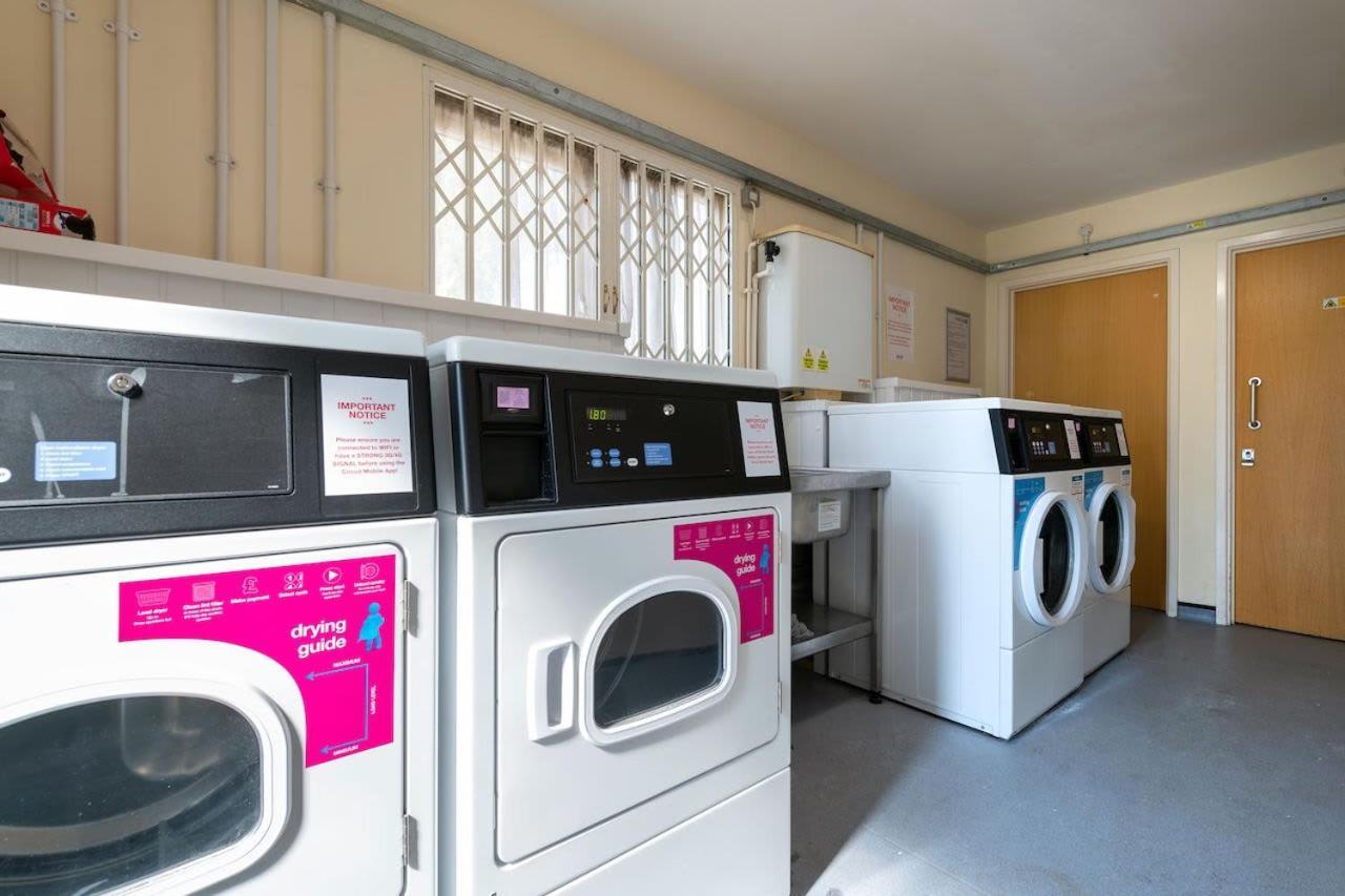 Shaftesbury Hall: Student With Private & Shared Kitchen Cheltenham