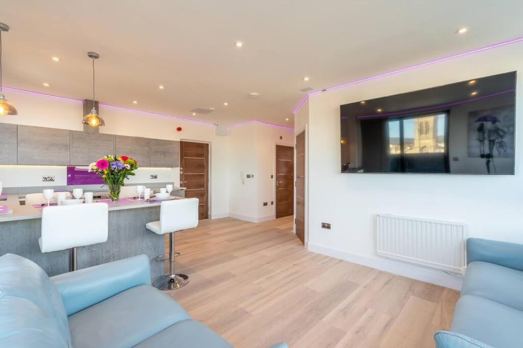 Apartment Penthouse With Hot Tub & Views 22 *
