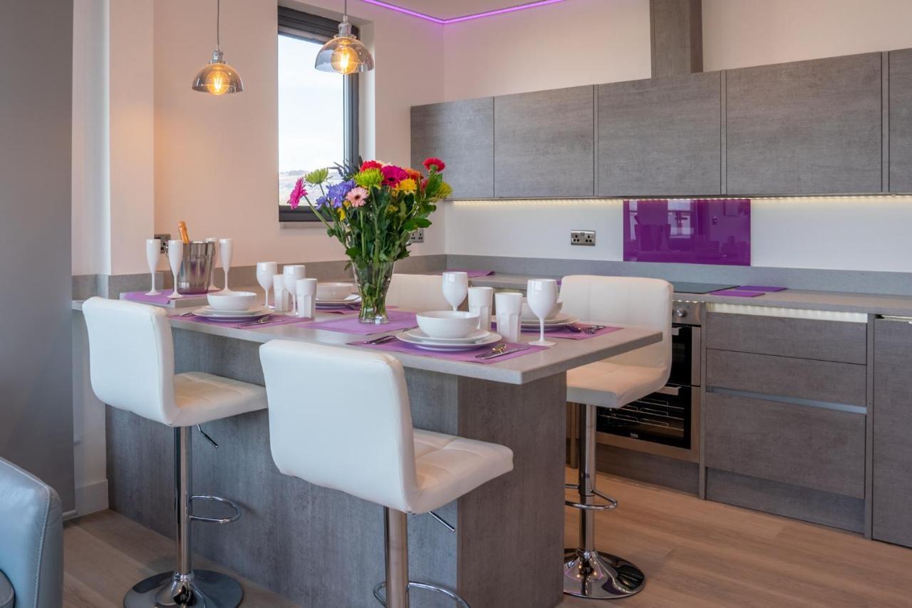 Penthouse With Hot Tub & Views 22 Cheltenham